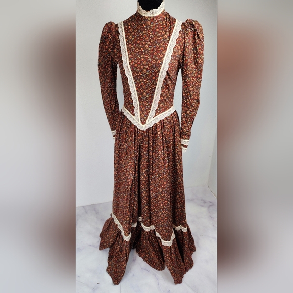 Hand crafted vintage 1970s Gunee Sax pattern Prarie cottagecore theater dress - Picture 13 of 16